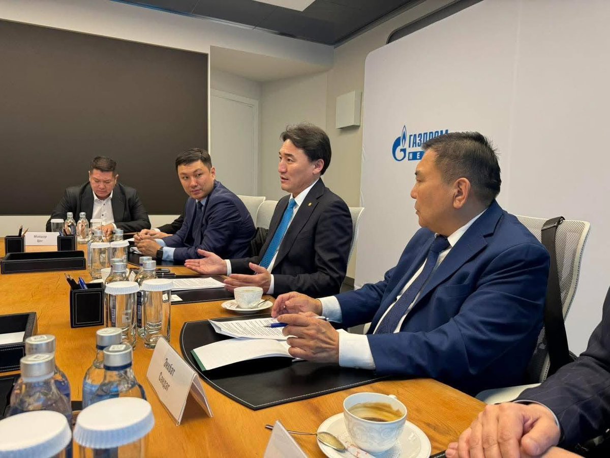 Гонгорын Дамдинням tweet media