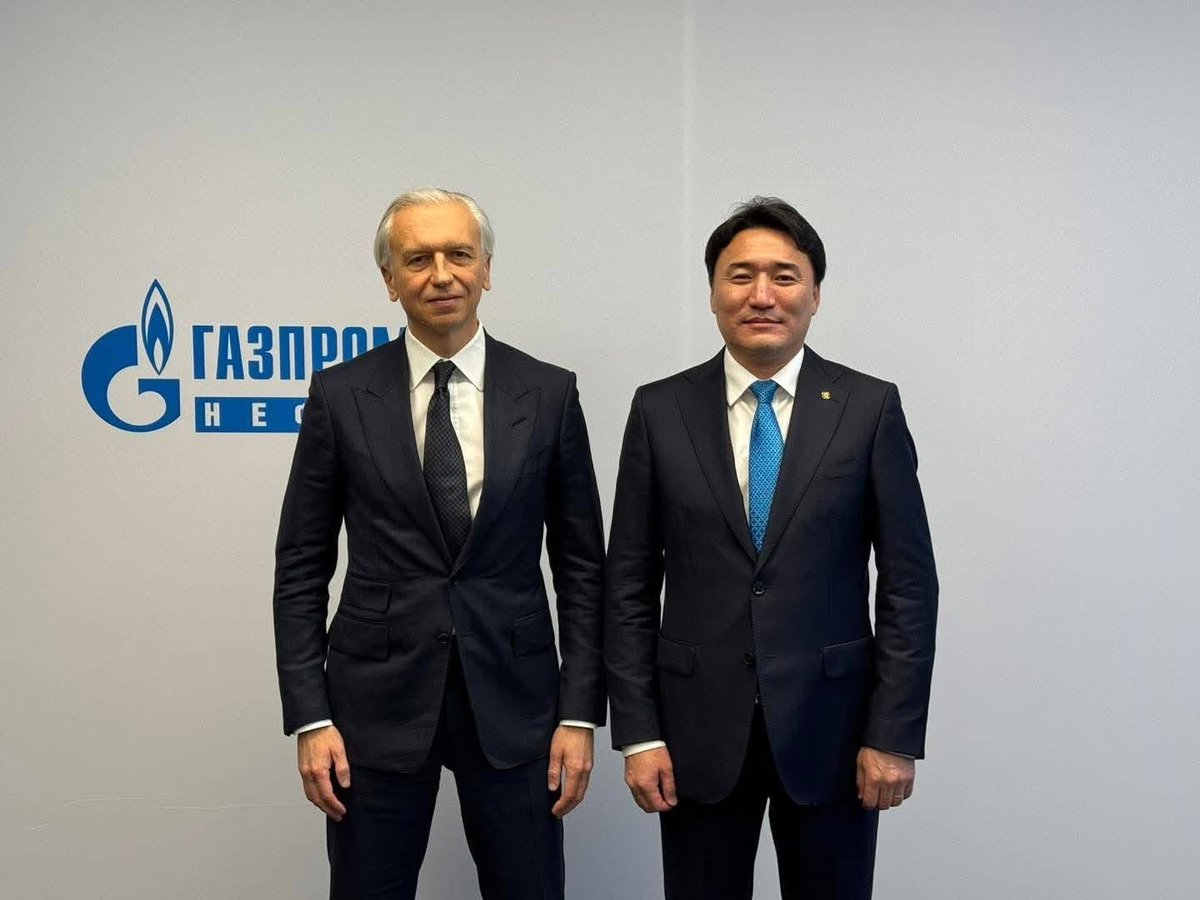 Гонгорын Дамдинням tweet media