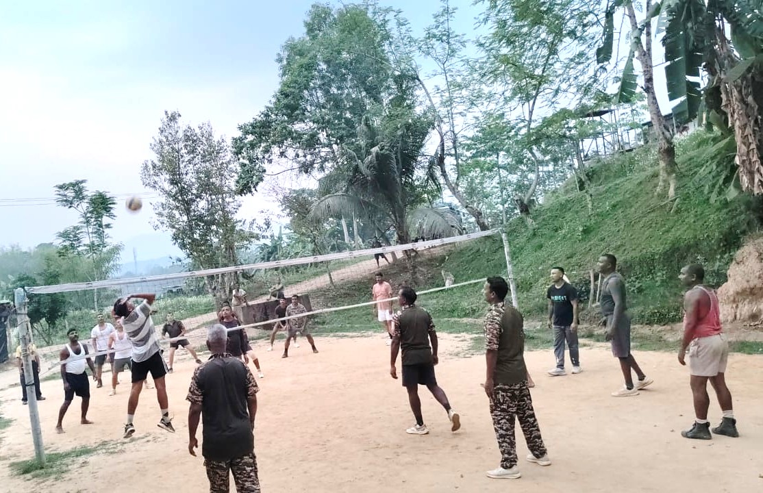 Jawans of 20 Bn CRPF at Jiribam, Manipur unwind after a long day by playing their favourite games—volleyball and carrom. Helping them beat stress, boost coordination and share moments of fun. 🇮🇳💪 #CRPF #Manipur #Jiribam #Fitness #MoraleBoost