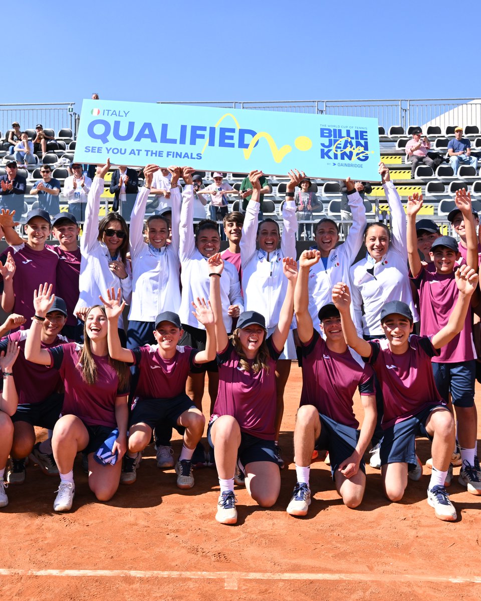 federtennis's tweet image. Una settimana fa, la festa azzurra a Velletri 💙

Scopri la collezione 2026 delle Nazionali firmata @JomaItalia 👕 joma-sport.com/it_IT/sport/te…

#JomaFITP | #adv