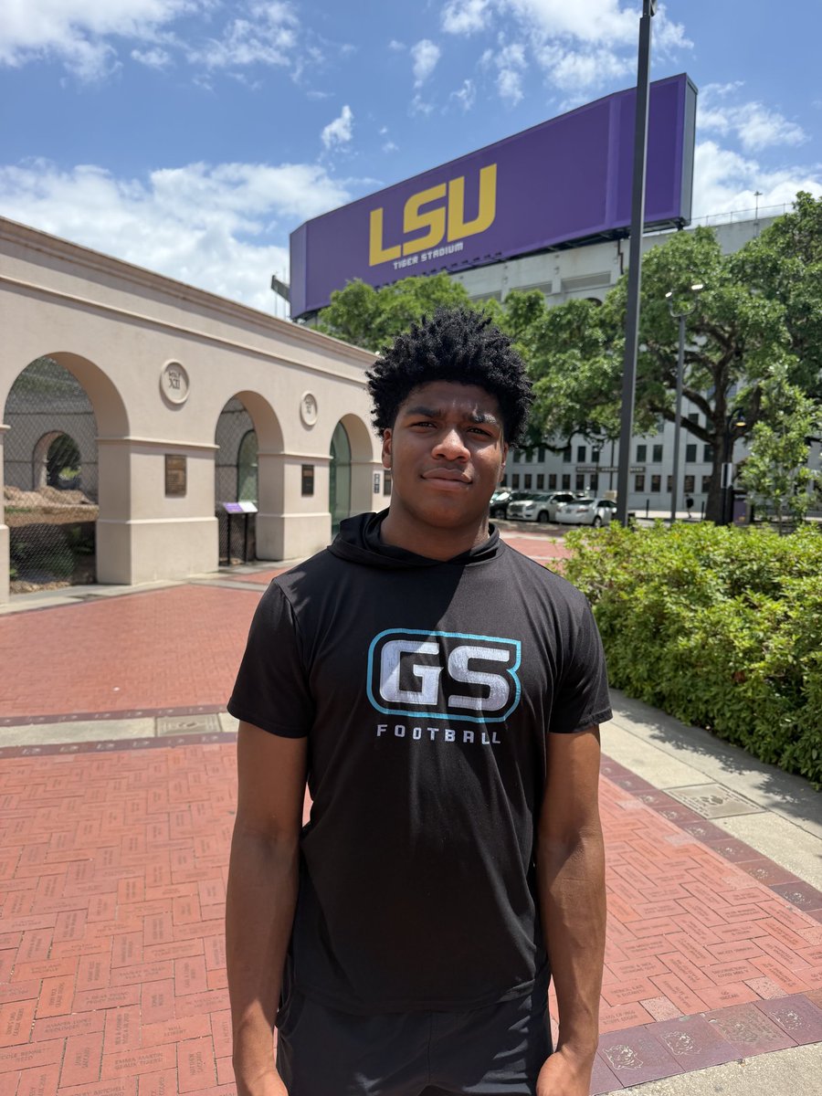 KarterWil53's tweet photo. Grateful, learning, and leveling up after a great visit at @LSUfootball today!💪🏾 @CoachBlakeBaker @coachtee17 @GSFBRecruiting @GSHSDolphins @calabounty https://t.co/45MoQZBYML