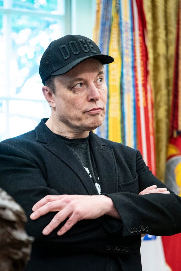 elDiabloGPC's tweet photo. @Coachjv_ It is better that Caesar owe you than to owe Caesar. 

Isn’t that right @elonmusk 🥀🥃 https://t.co/63n82UeujY