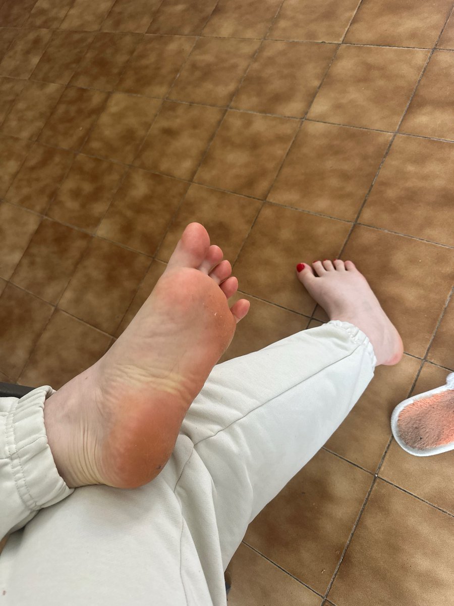 Irism912's tweet photo. suole sporche tutte da leccare e pulire… non perderti molto di più vieni a vedere qua
canale telegram:
https://t.co/ko2eQShCvY
ONLYFANS:
https://t.co/uJWR5Hysn7
#suole #piedi #piedisporchi #piedini #feet #feetfetısh #feetworshi̇p #feetworshi̇p
#of #onlyfans https://t.co/GYlW17JIbw