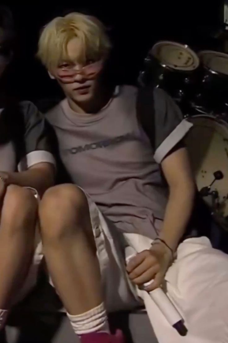 7th year:e tweet media