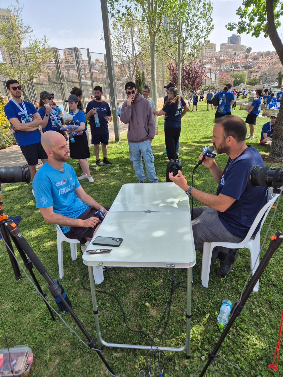 טל לוריא tweet media