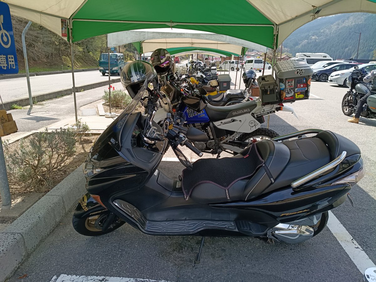 full_throttle5's tweet photo. バイクの季節が来たので🌸

愛知県ライダーの聖地

道の駅・『どんぐりの里いなぶ』まで

久々に走りに☆🛵💨 https://t.co/3fYWYuH4Dp