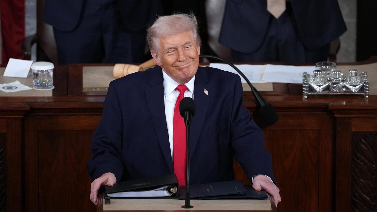 🚨 Judiciary Chair confirms House moving to expunge Trump impeachment over Ukraine phone call

A successful expungement resolution would substantiate Trump’s claims that the impeachments were illegitimate “hoaxes” driven by political malice and "lawfare."

justthenews.com/government/con…