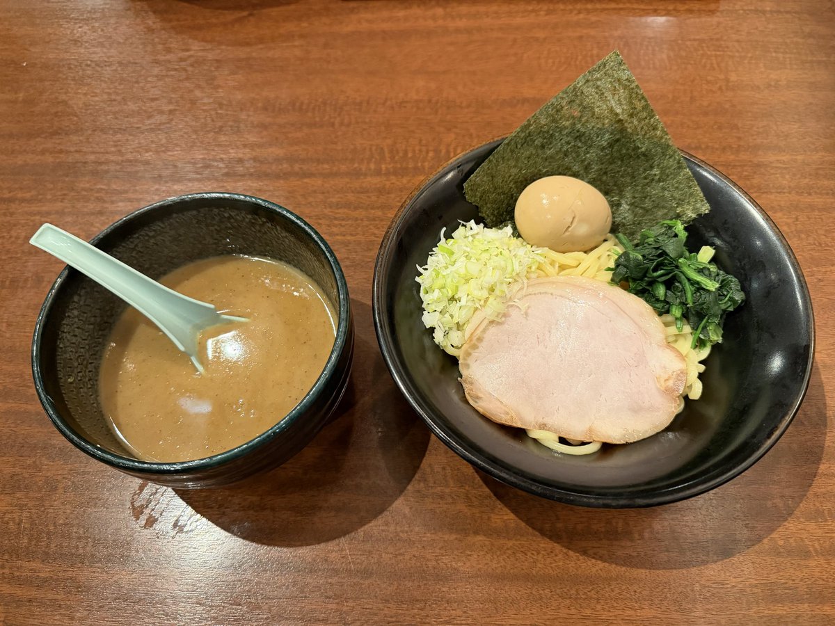 mioka31's tweet photo. 久しぶりに壱角家🍜
家系好きだけど、今回はつけ麺にしてみた

濃厚スープにもちもち麺が絡んで美味しかった😋✨
やっぱり安定の美味しさ👍

#壱角家 #家系ラーメン #つけ麺 #ラーメン好き https://t.co/YIXQ4Ghw8Q