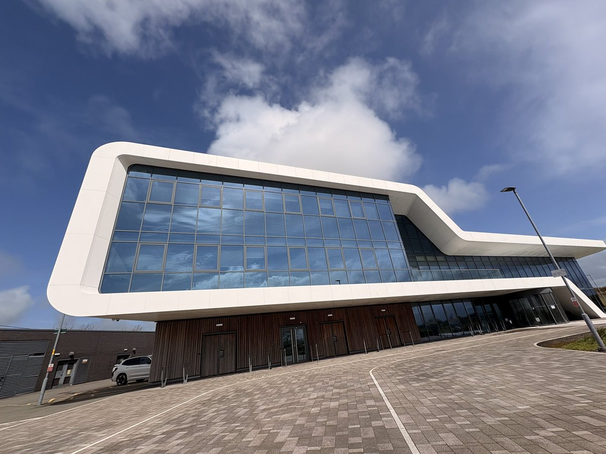 localdragons's tweet image. This morning’s office… an interesting sgwrs / conversation with Rob Hughes on #Anglesey about ‘Ambition’ More to follow…! #m_sparc #ambition_to_achieve #business #work #ideas #support #entrepenuer #business_coach #ideas 💡🤩 🙌🏻