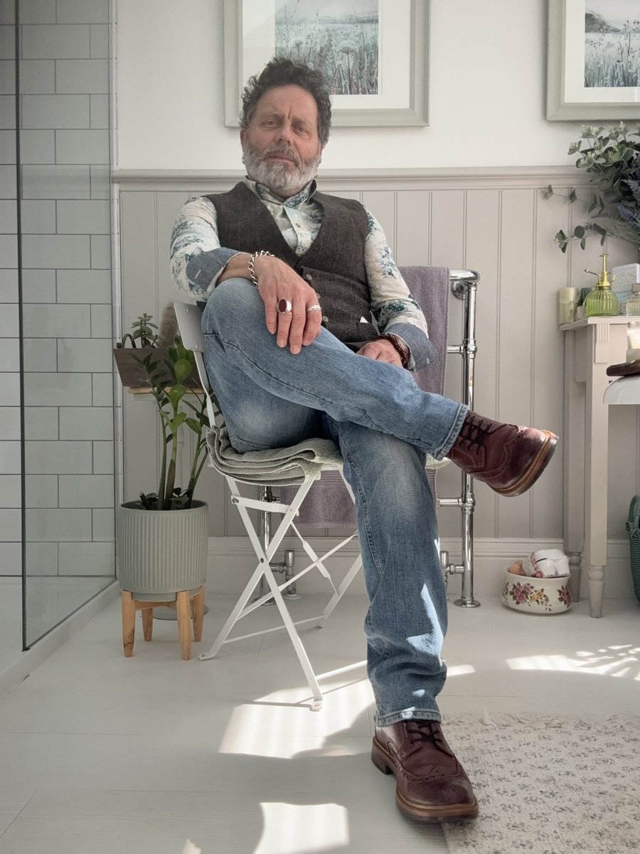 localdragons's tweet image. This morning’s office… an interesting sgwrs / conversation with Rob Hughes on #Anglesey about ‘Ambition’ More to follow…! #m_sparc #ambition_to_achieve #business #work #ideas #support #entrepenuer #business_coach #ideas 💡🤩 🙌🏻