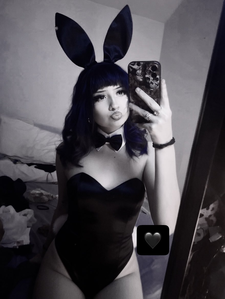 xv9lq's tweet image. bunny girl 🖤 #satx #sanantonio #sanantoniotexas #satxgirls #altgirl #alternative #sanantoniogirls #texas #satonecity