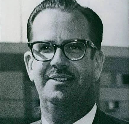 El 17 de abril de 1919 nace en Cienfuegos el abogado y combatiente revolucionario  Osvaldo Dorticós Torrado.Fué un político cubano que desempeñó el cargo de presidente del país entre el 17 de julio de 1959 y el 2 de diciembre de 1976. #CubaEstáFirme