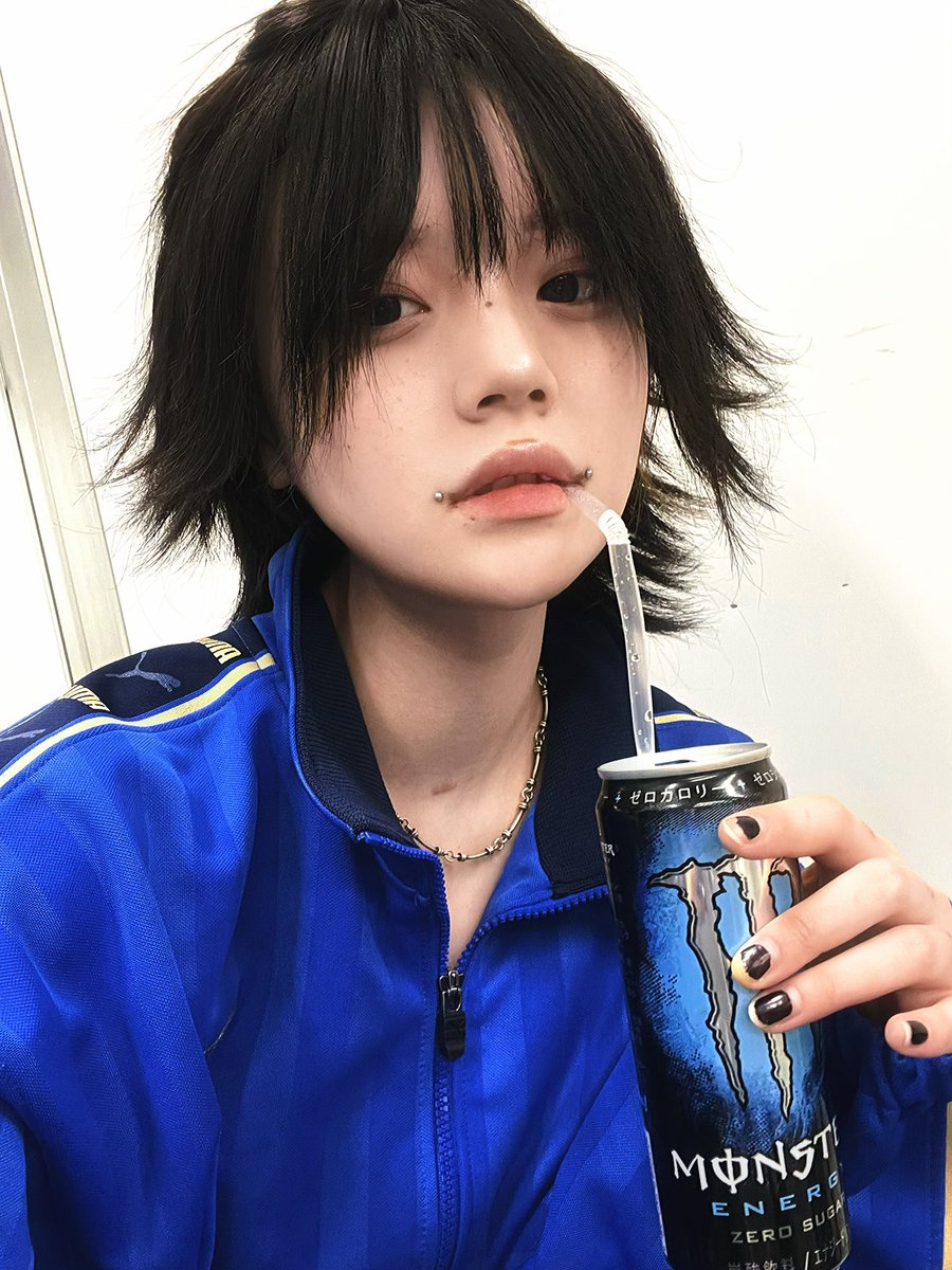 部活内恋愛な感じでチェキ一言書く😃
12歳。の堤くん好き