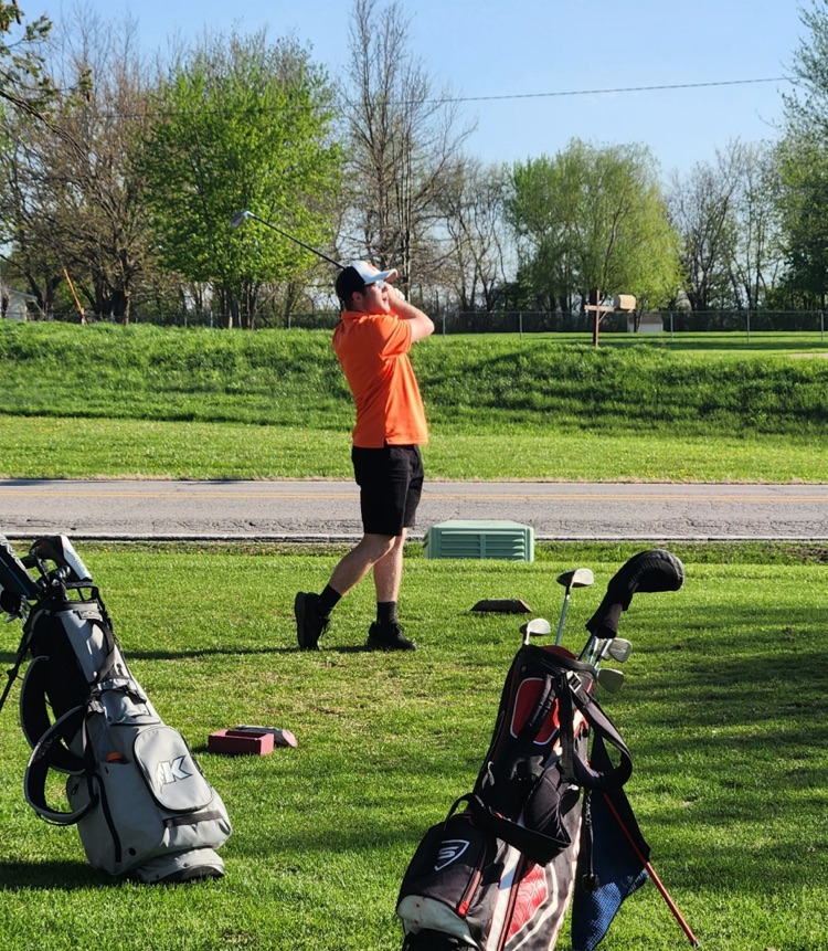 fcsdtrojans's tweet photo. Action from yesterday's boys golf meet.    Team finished 3rd. Go Trojans! https://t.co/Copa0i5pQK