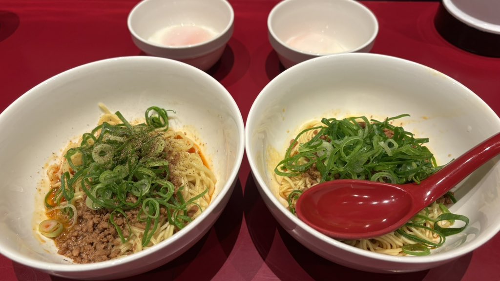 ∠ごはん tweet media