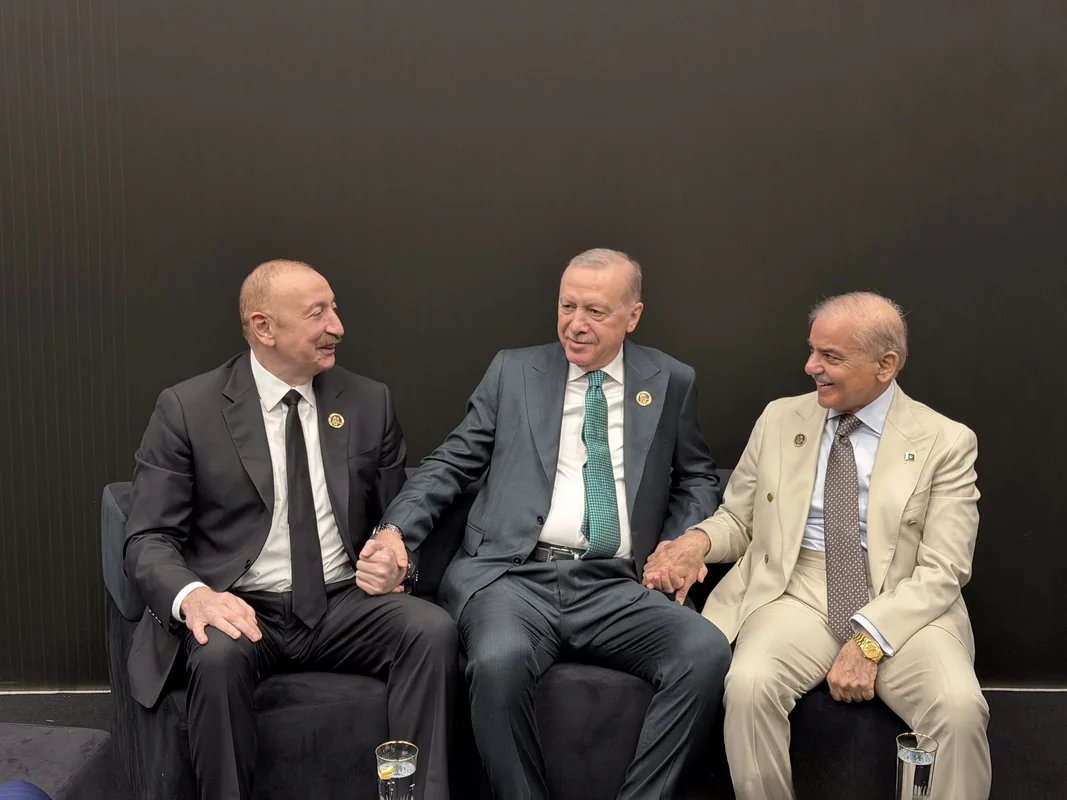 reportaznews's tweet image. President of Azerbaijan Ilham Aliyev, President of Türkiye Recep Tayyip Erdogan and Prime Minister of the Islamic Republic of Pakistan Muhammad Shahbaz Sharif at the opening ceremony of the Antalya Diplomacy Forum

#report #reportaz #reportnewsaz #news #breakingnews #president