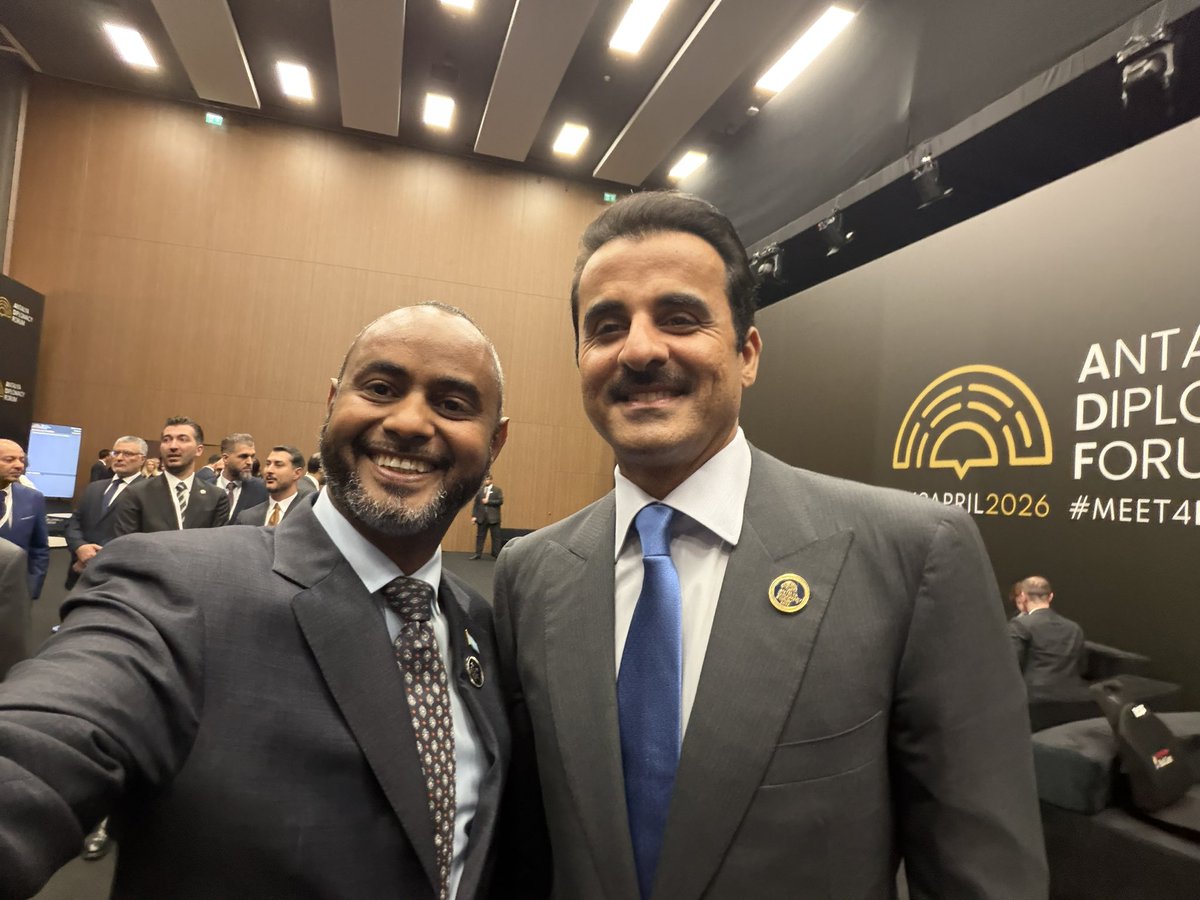 Amohamednur's tweet image. على هامش منتدى أنطاليا الدبلوماسي، تشرفتُ بالسلام على صاحب السمو الشيخ تميم بن حمد آل ثاني، أمير دولة قطر، حفظه الله.

وتُعدّ دولة قطر الشقيقة شريكًا محوريًا في دعم جهود الدولة الصومالية لتعزيز قدرات مؤسساتها السيادية والتنموية، كما نثمّن عاليًا موقفها الثابت وقيادتها الحكيمة