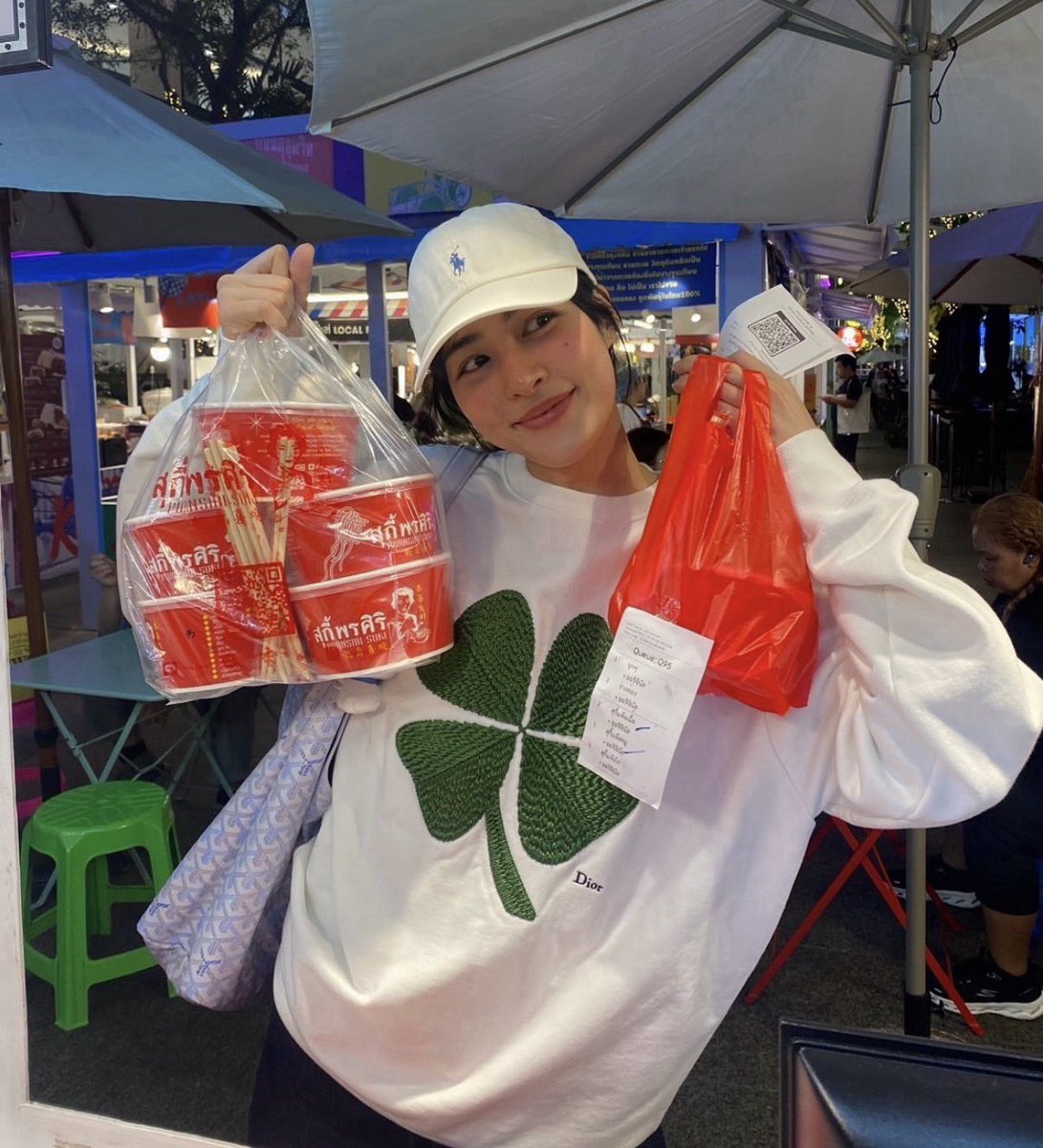 เก้ารัญชน์ tweet media