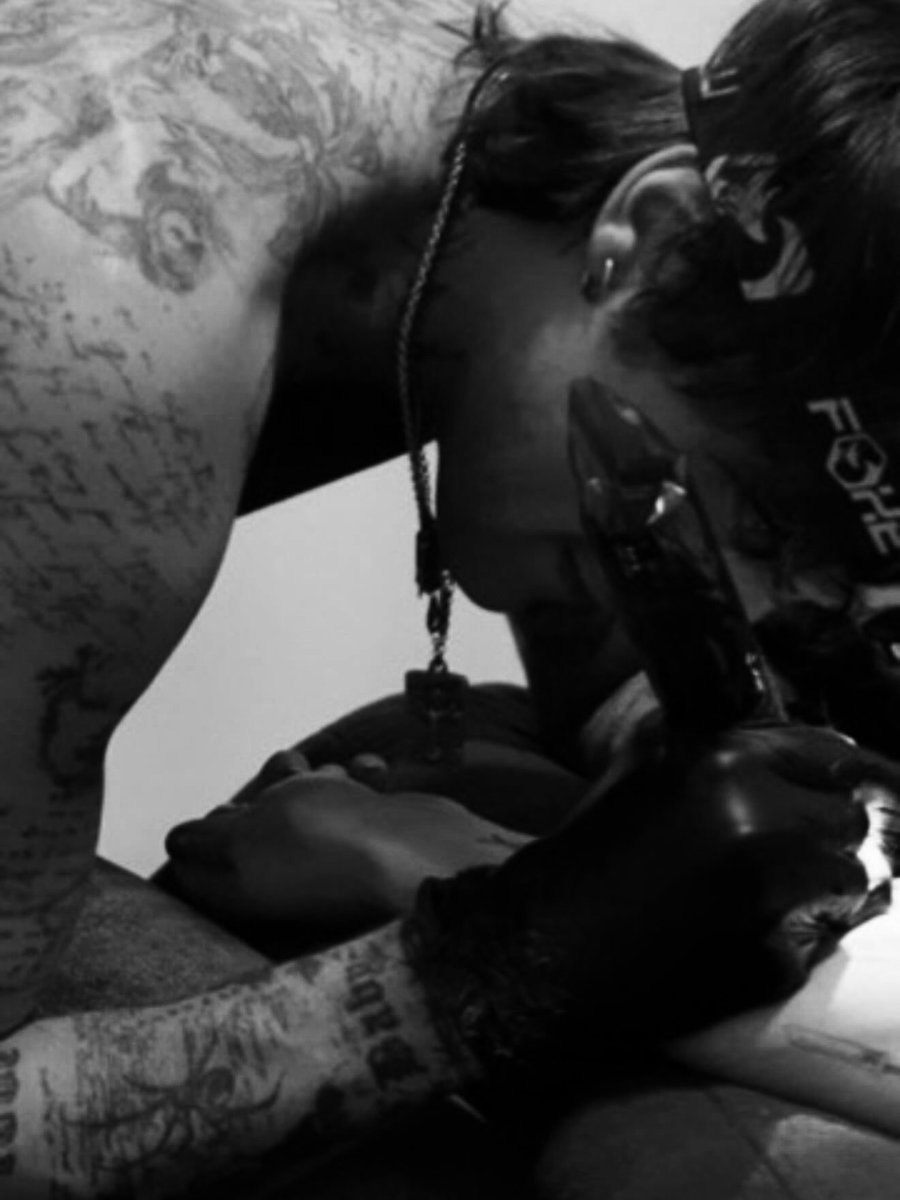 𝐑𝐔𝐒𝐓𝐘 𝐍𝐄𝐄𝐃𝐋𝐄 𝐓𝐀𝐓𝐓𝐎𝐎. tweet media