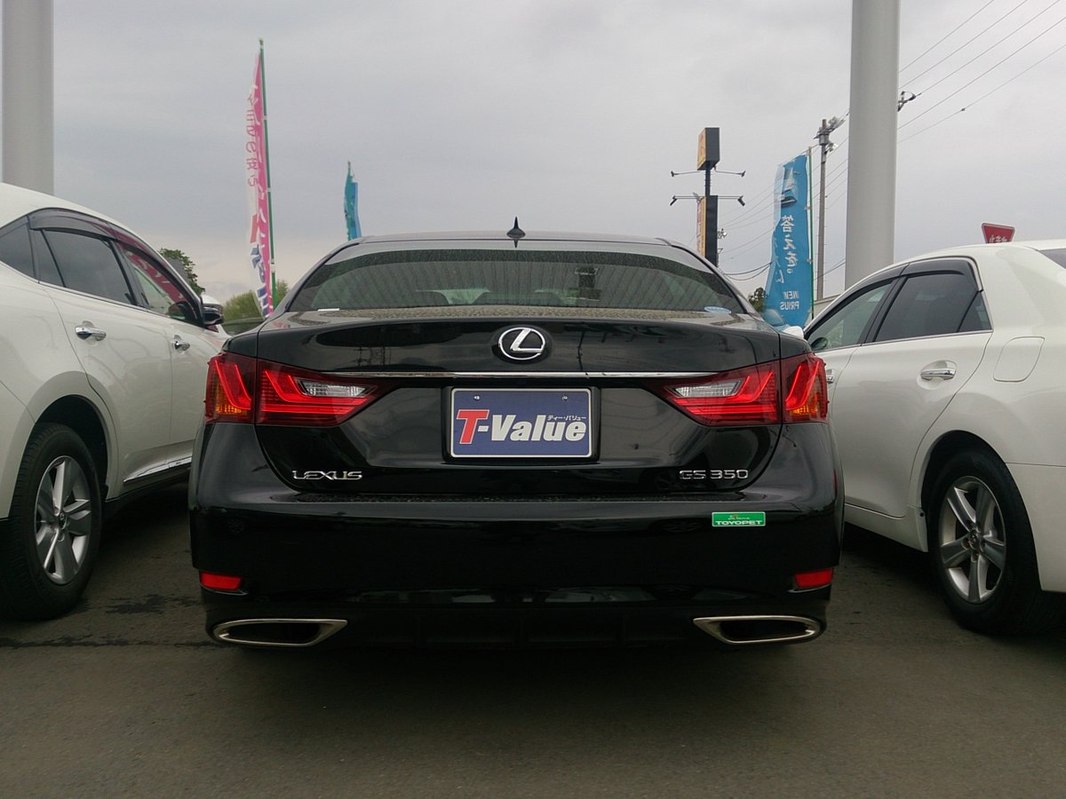 KimballBronson's tweet photo. 私の2012年式GS350Iパッケージ、7年前に本体価格200万で購入(現在25000キロ)
令和の現在、似たような条件のGSの相場、2013年式GS250Iパッケージ、35000キロが本体価格175万とな。
7年で25万円減て不人気セダンにしてはコスパよくね？

と思ったらシランカッタケド物価高で中古車相場上がってんだね https://t.co/6Huntv7yZa