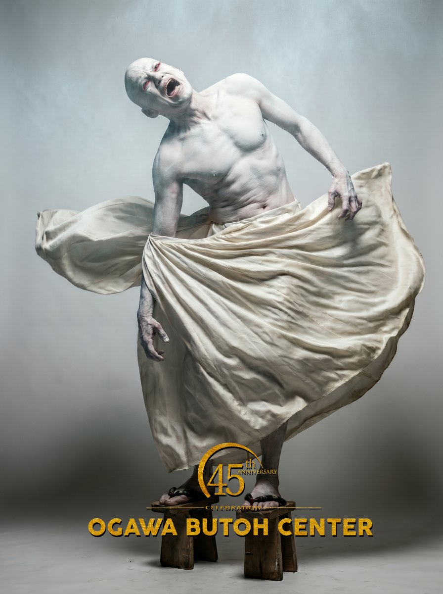 joaobutoh's tweet image. 45 years — the body still listens to the invisible. 45 anos — o corpo ainda escuta o invisível. #Butoh #ButohDance #ContemporaryDance #PerformanceArt #ExperimentalDance #AvantGarde #DanceFilm #BodyArt #PerformingArts