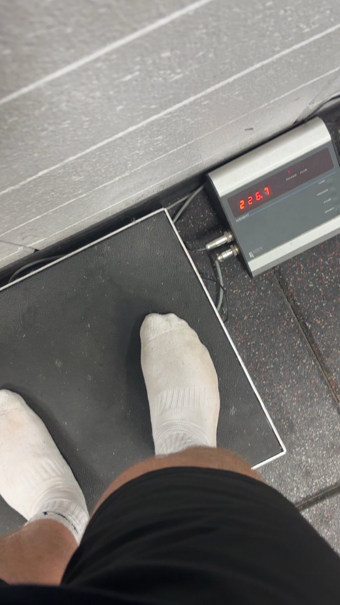 BradySchmidtfb1's tweet photo. Here’s my weigh in after a tough workout!!
6-1 226.7 
Flying 10 1.002
LB/RB 2028
FVA All conference as a sophomore!!
#relentlesslypursuingimprovement
@CoachPlucker @FondyFB @Dakota_Hermes @MJ_NFLDraft @PrepRedzoneWI https://t.co/h0D0yA0wJC