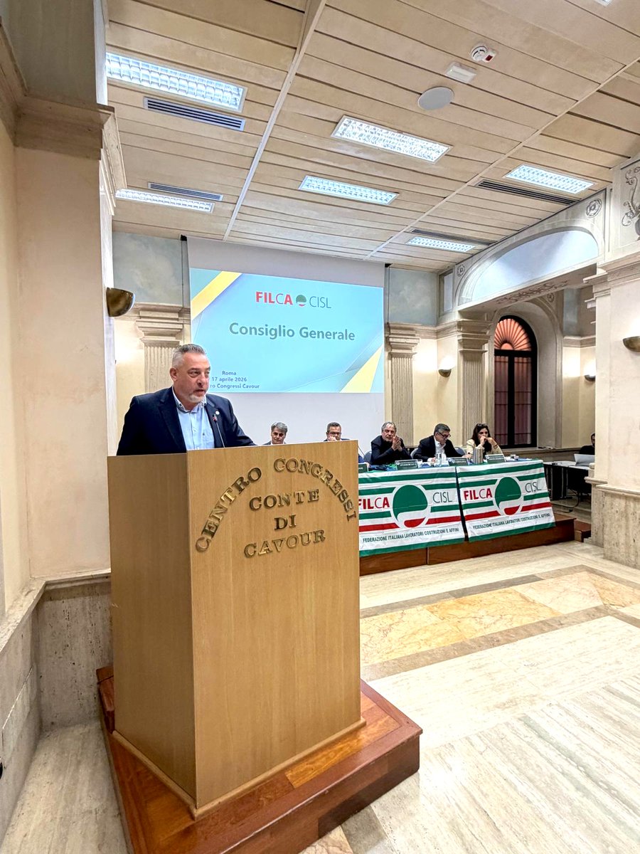 FilcaVeneto's tweet photo. 📢 Il Veneto al Consiglio Nazionale 
Europa più forte, rigenerazione urbana, emergenza casa, più sicurezza nei cantieri e formazione continua: queste le priorità dell’intervento del segretario generale Marco Potente a Roma. 
Ci vediamo il 1° maggio a Marghera! 
#FilcaCislVeneto https://t.co/ITWoQFcYxm
