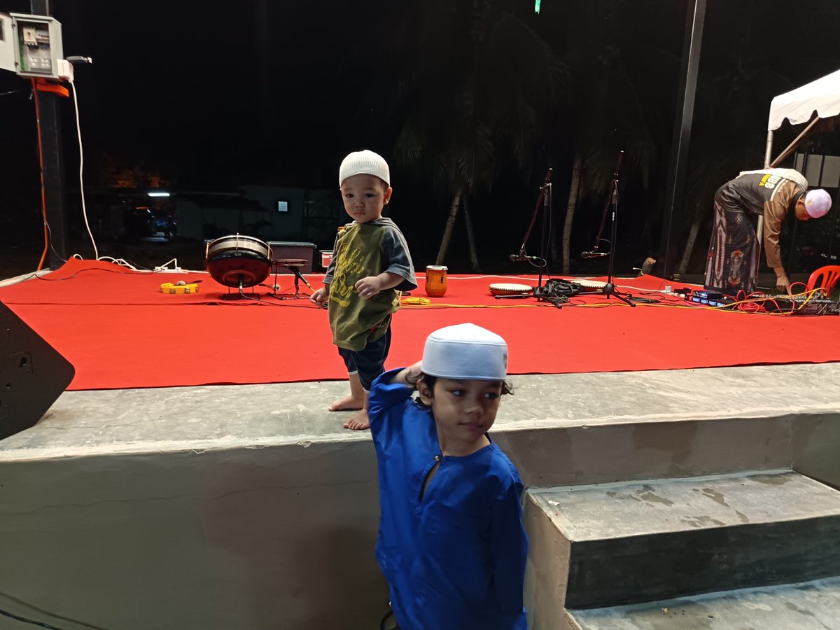 MuhibbLMusthofa's tweet image. Suasana Majlis Malam Pendekar &amp;amp; Haruman Selawat diDataran Abbey, Asahan Melaka pada Hari Jumaat 10/4/26 bersama YB Datuk Fairul, Habib Musdiq Al Muhdor, para Guru Silat &amp;amp; ahli Silat Dun Asahan.

Alhamdulillah

#selawat #Silat #DunAsahan #maulid #cintarasul #cintaahlibaitNabi