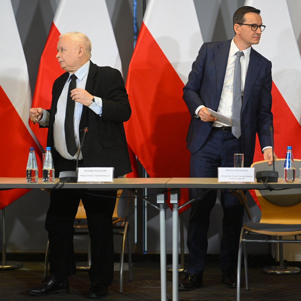 PolitykaInsight's tweet photo. 🎙NASŁUCH: PiS się pruje
▶️https://t.co/xznzgIcswH
▶️https://t.co/xxIVK82P4W

W co gra Mateusz Morawiecki i jak zakończy się konflikt w PiS?

@szacki i @andrzejbobinski o możliwych scenariuszach, roli Jarosława Kaczyńskiego i konsekwencjach dla sceny politycznej. https://t.co/ss6VfnvFqL