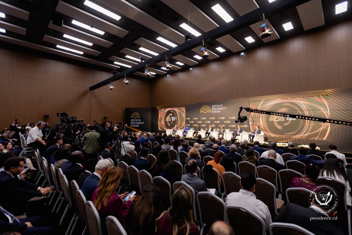 À l’occasion du 5ᵉ Forum diplomatique d’Antalya #ADF2026
#MEET4DIPLOMACY, en Türkiye, le Président de la République, Félix-Antoine Tshisekedi Tshilombo, a pris la parole pour présenter sa vision des grands enjeux économiques et géopolitiques mondiaux, en marge du panel consacré