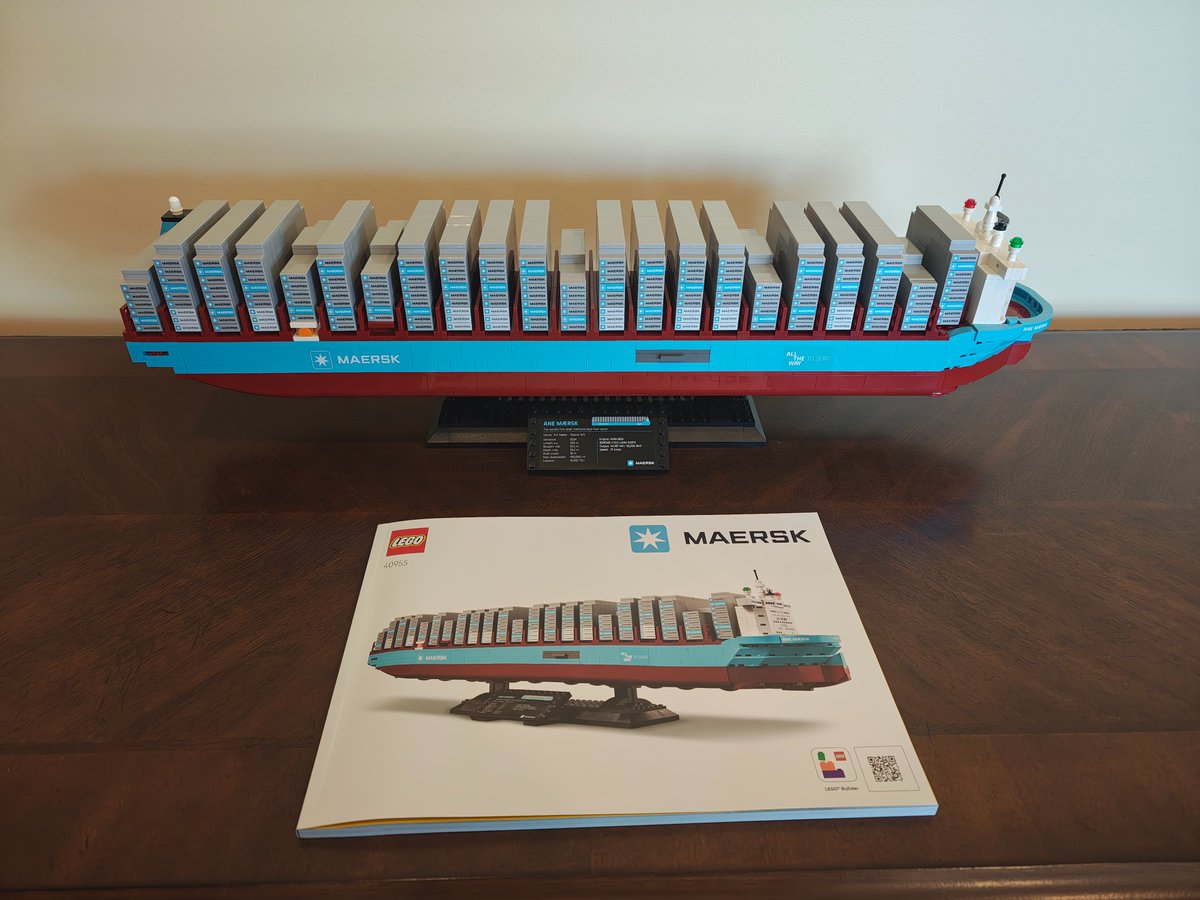 InterstateLog's tweet image. This is so freaking COOL!! 👀 
#Maersk #lego #set