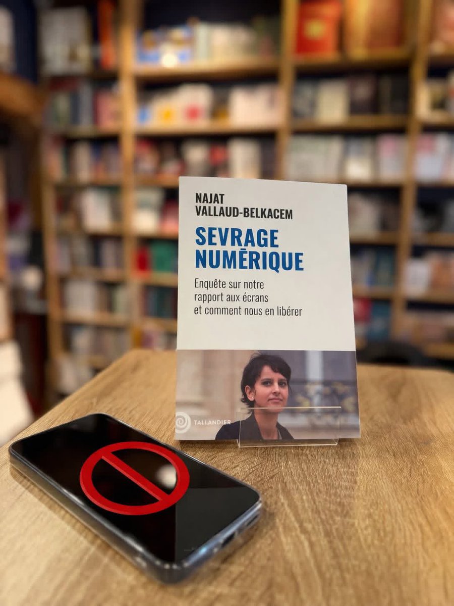 Najat Vallaud-Belkacem tweet media