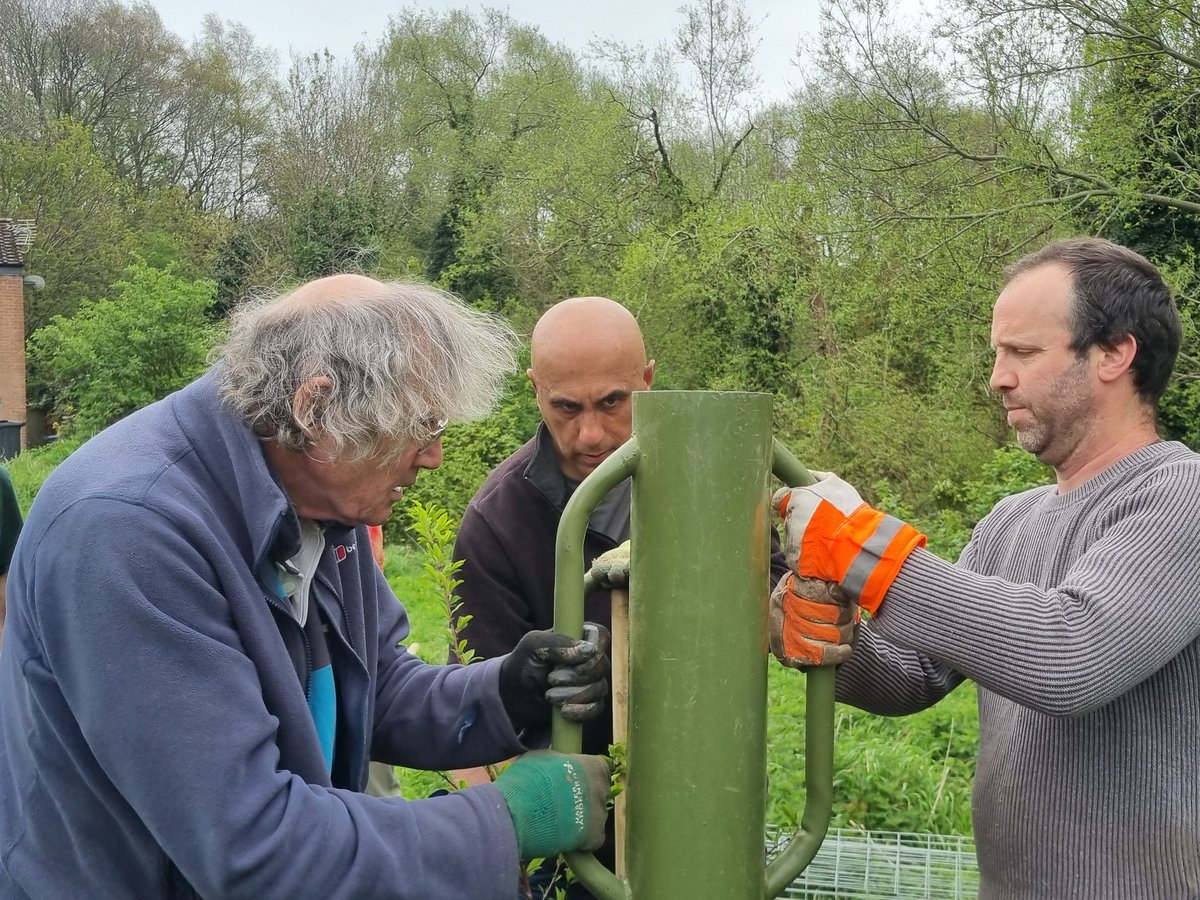 fruitnutvillage's tweet image. A new #Orchard for #Stirchley! Nine fruit trees and a #pheasantberry planted. Just next to the #RiverRea. @TNLComFund
