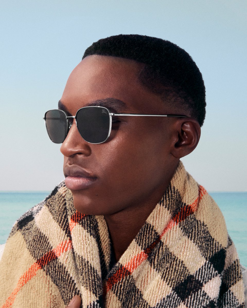 Burberry tweet media