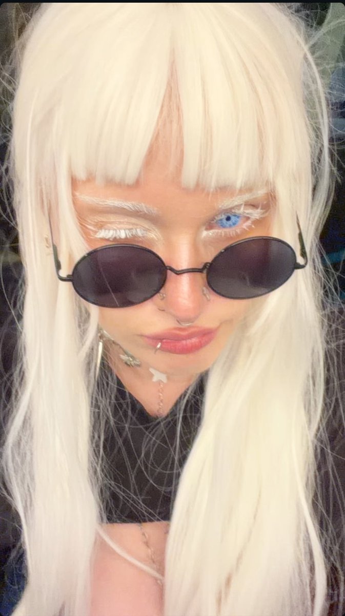 𝕸𝖎𝖌𝖚𝖊𝖑 𝕺’𝖍𝖆𝖗𝖆’𝖘 𝖇𝖎𝖙𝖈𝖍 ✩°｡⋆⸜ 🎧🕸️ tweet media