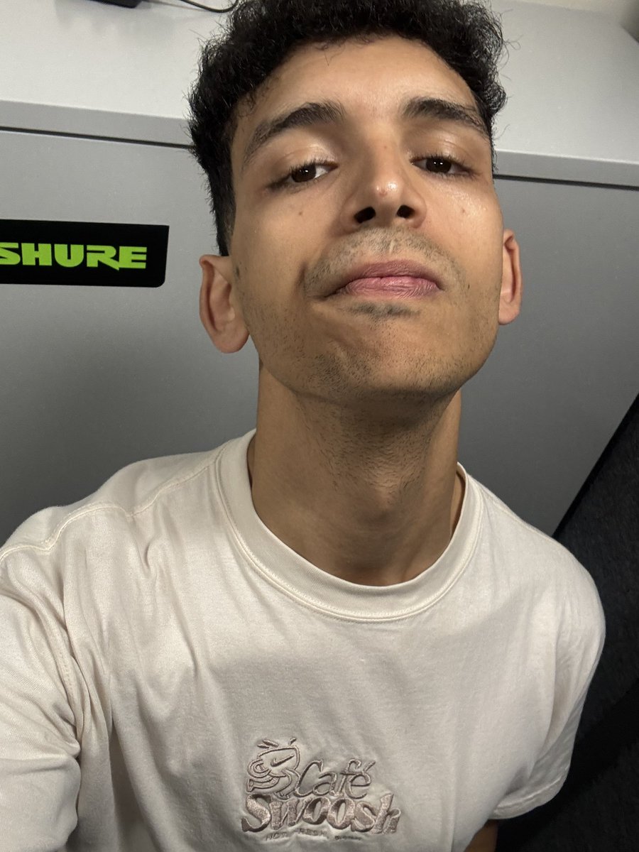 delinhell tweet media