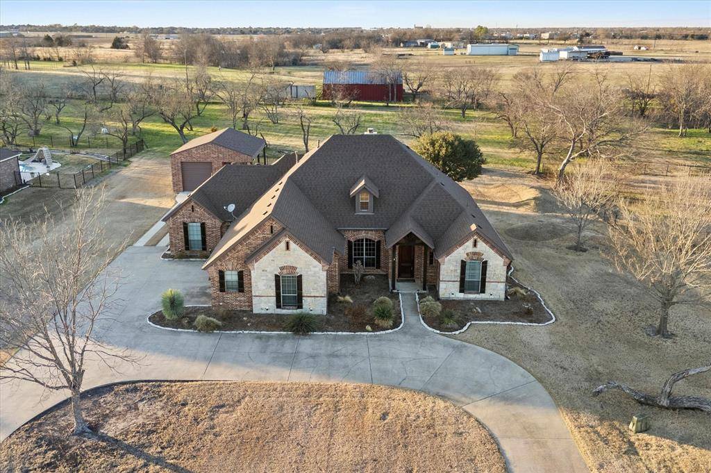 Brandon_Watkins's tweet image. Must See!!
New Listing Price: $590,000
7710 Fall Creek Road, Terrell, TX 75160 is a fantastic property w/ 4 bedrooms and 3.0 bathrooms.
See more here: brandonwatkins.com/d8re9zyg

#Homeforsale
#acreage
#Pool
#Gatecommunity
#Zillowshowcase
#Terrell
#Forney
#brandonwatkins