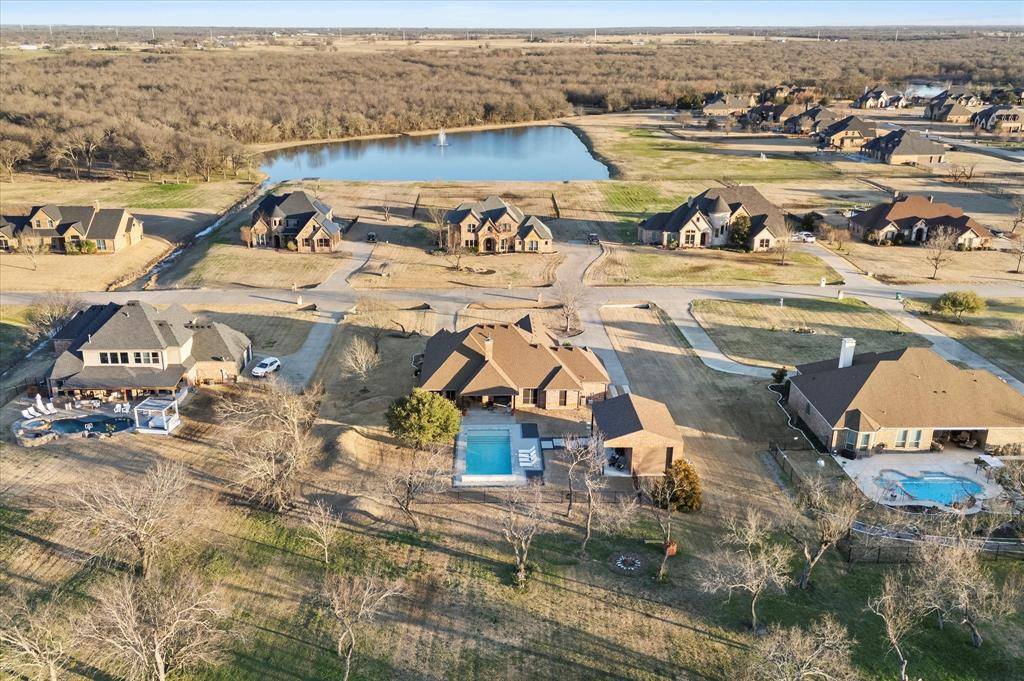 Brandon_Watkins's tweet image. Must See!!
New Listing Price: $590,000
7710 Fall Creek Road, Terrell, TX 75160 is a fantastic property w/ 4 bedrooms and 3.0 bathrooms.
See more here: brandonwatkins.com/d8re9zyg

#Homeforsale
#acreage
#Pool
#Gatecommunity
#Zillowshowcase
#Terrell
#Forney
#brandonwatkins