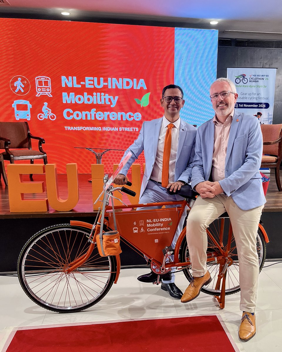 Melissa & Chris Bruntlett tweet media