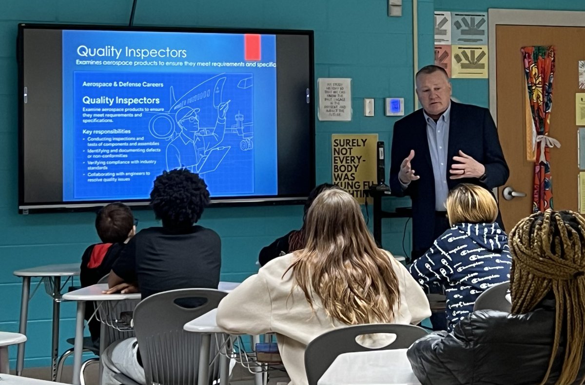 wallcolmonoy's tweet image. John Mars at #OKC spoke with 6th graders at Russel County Middle School's Career Day in Seale, AL.

He introduced aerospace career paths: A&amp;amp;P mechanics, avionics specialists, quality inspectors, sheet metal techs, &amp;amp; more.

#AerospaceCareers #WorkforceDevelopment #SkilledTrades