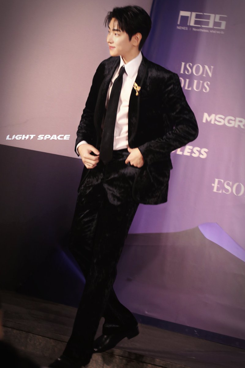 박재찬시그널만렙_LIGHT SPACE tweet media