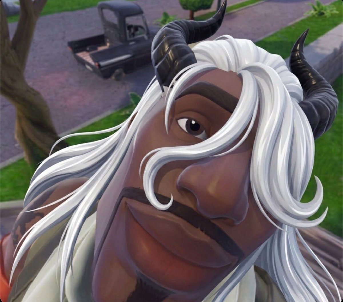 #حرق_ون_بيس 

اذا شفته قدامك شيك على اطرافك لأنك غالبًا بتفقد احدهم