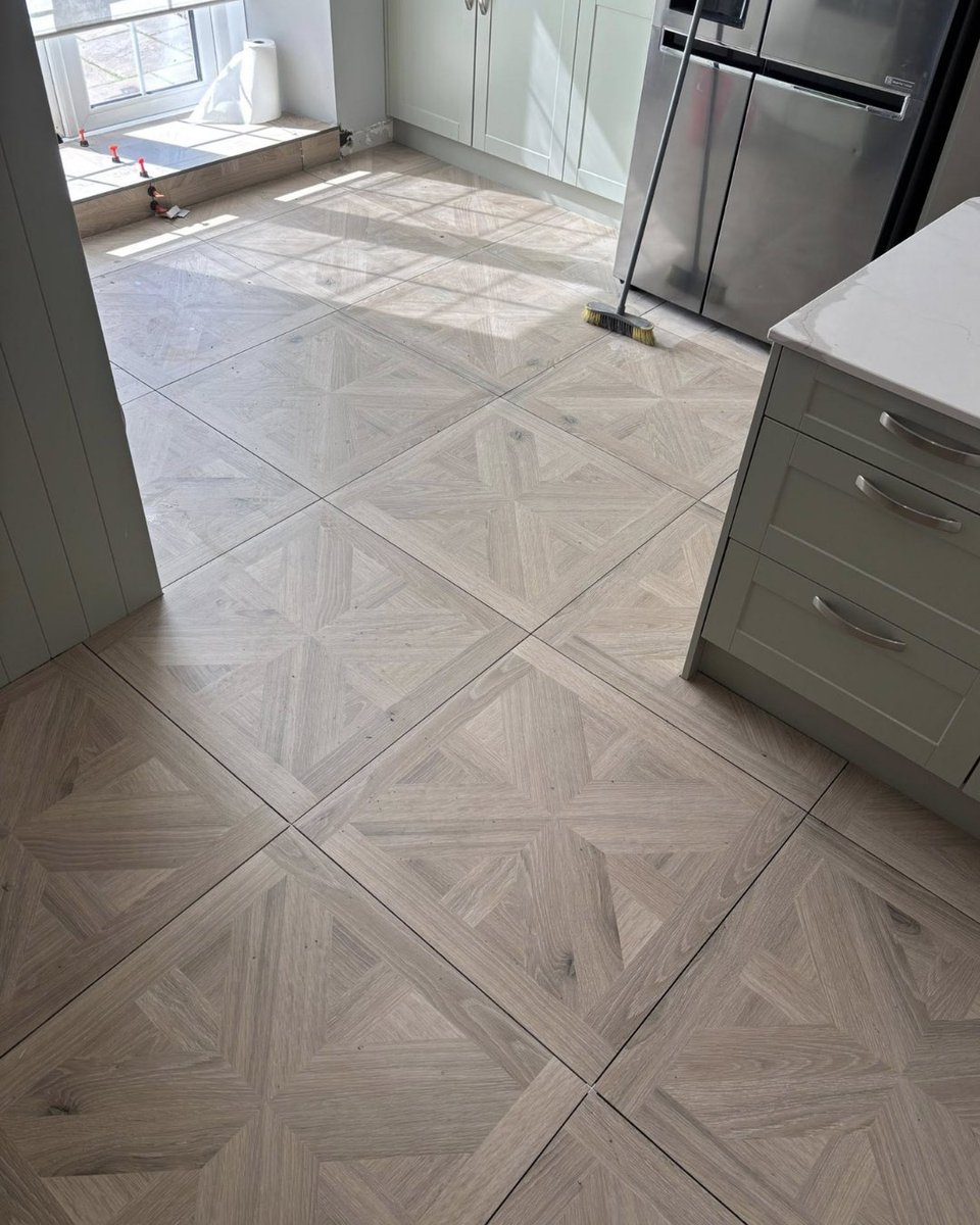 BALtiling's tweet image. 🗣️"Best product on the market!" 

That's what DTS Tiling says of BAL AF Max - uncoupling system and tile adhesive in one which was used for this project using 750x750mm Porcelain Brunswick Tiles on tile backer board to remove deflection on the subfloor.

#Tiling #Tiles