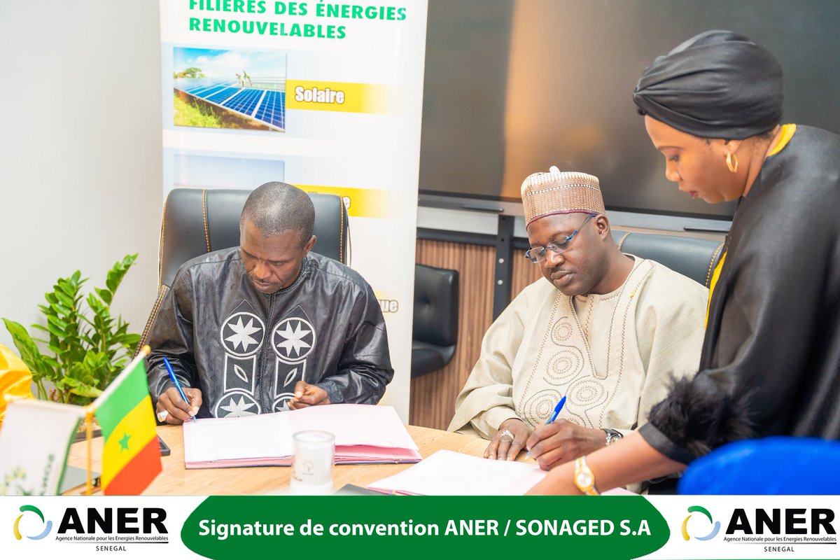 anersenegal's tweet image. 17 avril 2026 - L’ANER et la @sonagedsa 
ont signé une convention-cadre pour promouvoir la valorisation des déchets et le développement des énergies renouvelables au Sénégal.  

#ANER #SONAGED #VEROUS