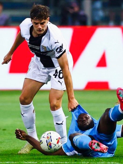 𝒏𝒖𝒈𝒔 tweet media