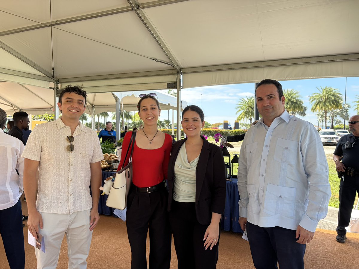 dpedreira's tweet image. #Happy to join some of my #students in the #historic #groundbreaking #ceremony for @CasaCuba_FIU at @FIU. All the hard work is for them and future students. #Cuba