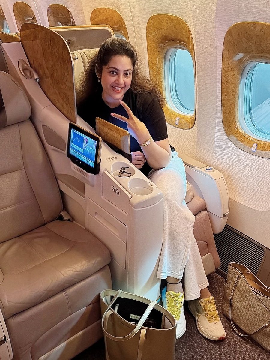 Meena tweet media