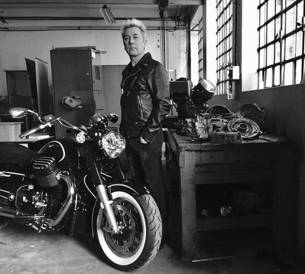 VIRGINRINGO's tweet image. E anche oggi #Revolver e’ terminato! Ci risentiamo a @VirginRadioIT stasera dalle 23 per il #Rockparty per 3 ore di pura miscela rock! Buon weekend ragazzacci! Ringo #motorcycles #weekend #rocknroll #goodvibrations