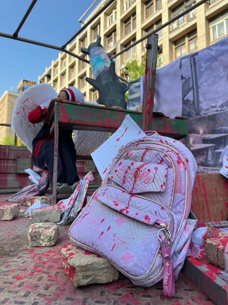 یادواره ش هدای میناب در راهپیمایی دختران جانفدای ایران 

#تا_پای_جان_برای_ایران
#آمریکا_شکست_خورد