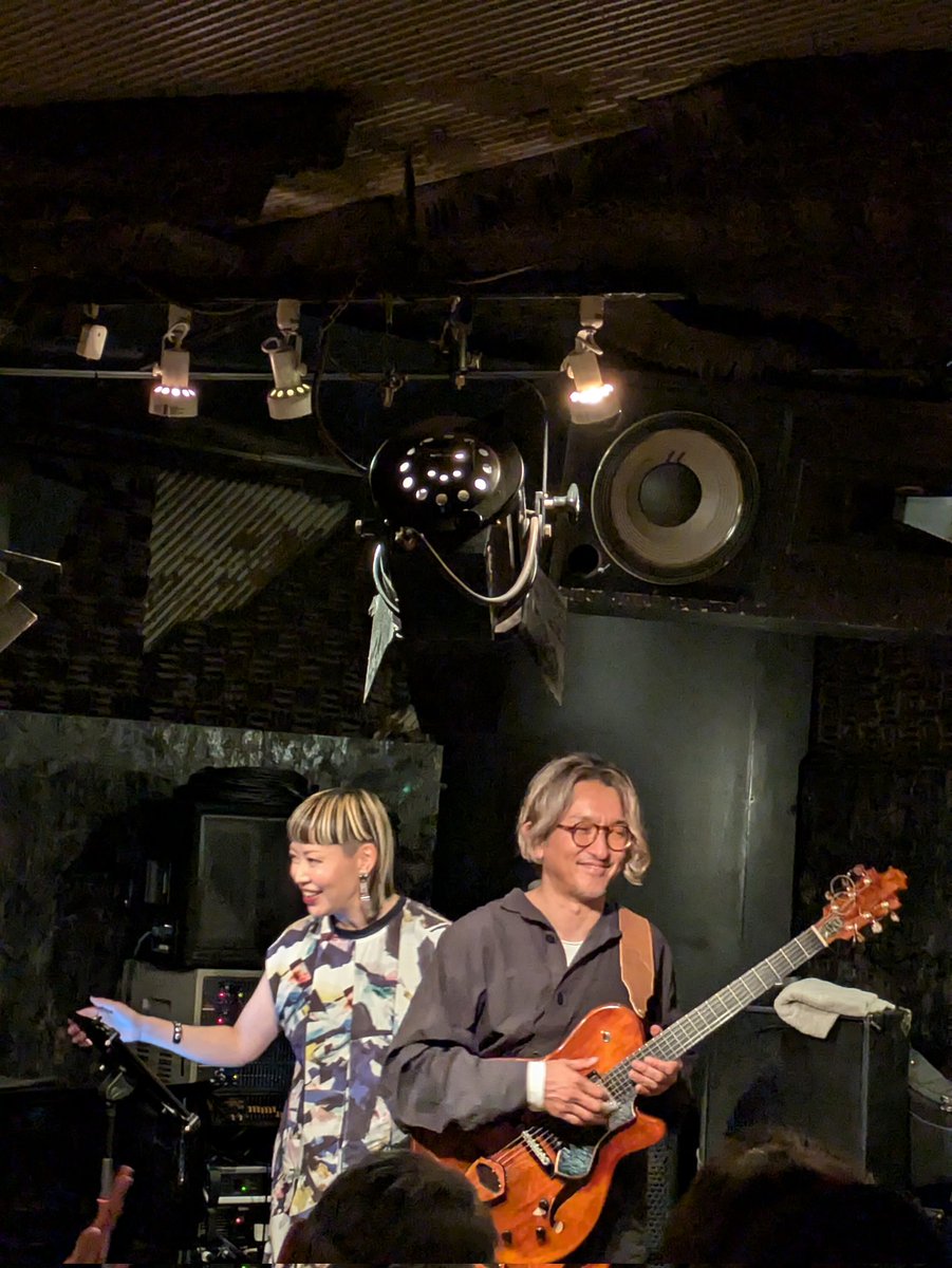 めっちゃ愉しかった🥰
Shihoいつものようにカッコ可愛くて小沼ようすけさんの天然さに😂でも🎸🎶を弾くと別人になっちゃうカッコよさドキドキ💓🤭(笑)
今日の😒がなかったことのように
笑い😂と素敵な🎤🎶🎸🎶✨癒された
💖